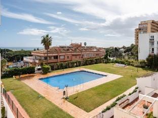 Cozy apartment in Mijas with private terrace Apartment in Sitio de Calahonda
