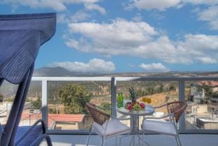 Mountain Top Views -204 Apartment in North District