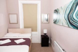 One Bedroom Apartments Close to City Apartment in Gateshead