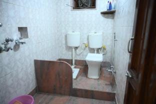 Archana Home Stay - 10 min from Baidhyanath Temple Apartment in India