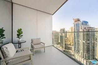 Oshima Holidays 1BR | Liv Marina | Marina View Apartment in Dubai