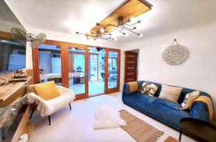 Memorable HoneyMoon Famous Palm Beach Ocean side Apartment in Pittwater Council