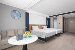 欢漫酒店西宁中心广场店 Apartment in Naples