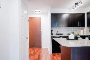 Modern 2BR/2BA Condo|Walk to SquareOne+Free Parkng Apartment in Beijing