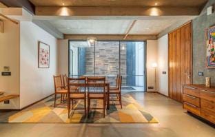 Gulmohar527 |3BHK Service Apartment Defence Colony Apartment in New Delhi