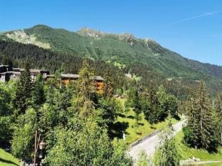 Apartment in Planchamp with Ski-InSki-Out Apartment in Les Avanchers-Valmorel