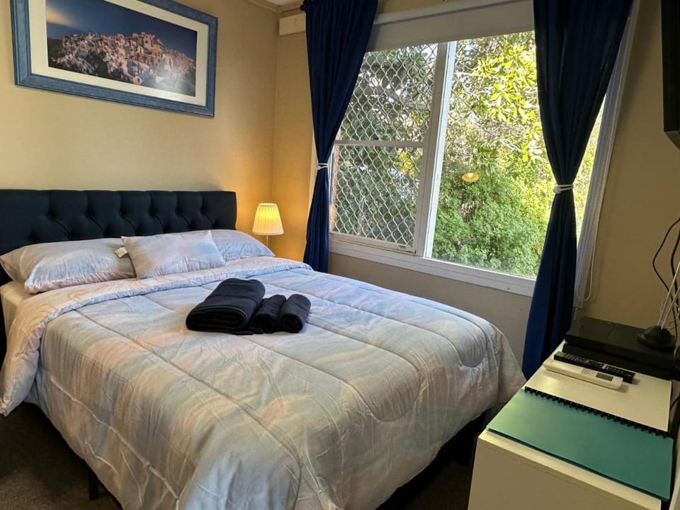 Canberra Hospital Blue Daisy- Sleep  Go Apartment in Canberra