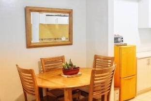 Room 1, Relax and Chill Apartment in Muntinlupa