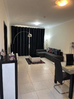 Fantastic 1 bed apt near Marina & Jumeira Beach Apartment in Dubai