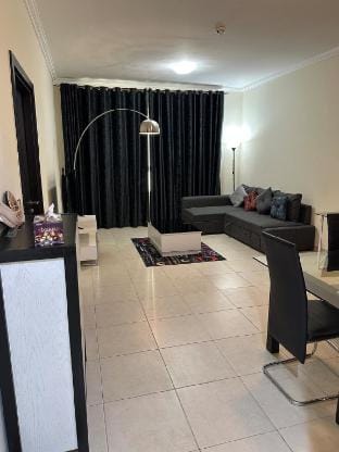 Fantastic 1 bed apt near Marina & Jumeira Beach Apartment in Dubai