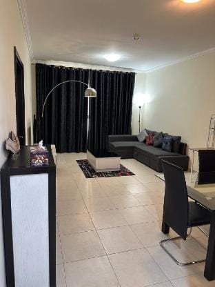 Fantastic 1 bed apt near Marina & Jumeira Beach Apartment in Dubai
