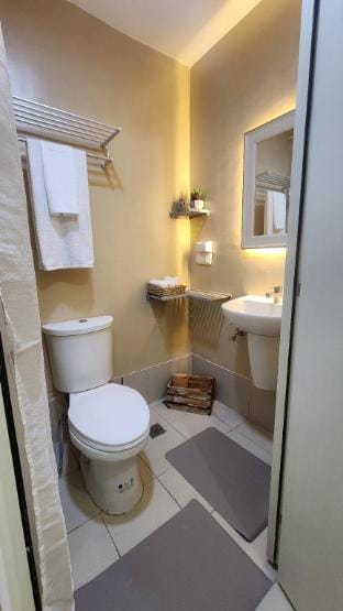 The Crest Suite – Private Suite at SMDC Tagaytay Apartment in Tagaytay