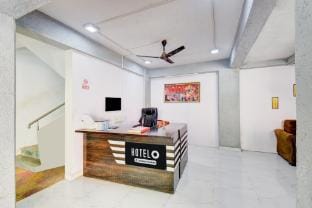 Super Hotel O Western Avenue Pune Formerly Happy Stay Apartment in Pune