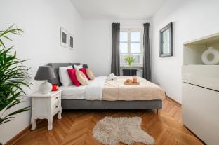 Lumina 3-room apart near the Royal Castle Apartment in Warsaw