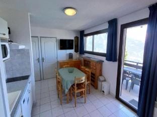 Rooms for 6 People Apartment in Provence-Alpes-Côte d'Azur