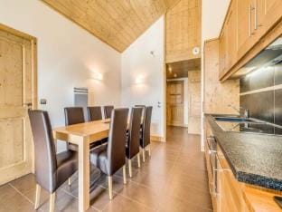 Rooms for 8 People Apartment in Champagny-en-Vanoise