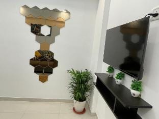 Natures Nest Getaway (Newly Renovated at Thane) Apartment in Thane