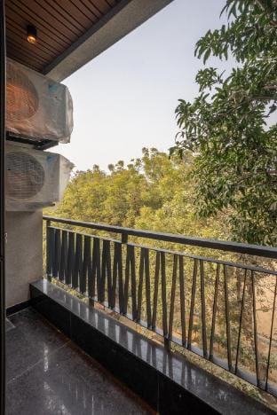 Divine India Service Apartment 3BHK, E-Block, Apartment in New Delhi