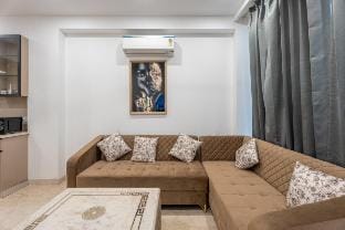 Divine India Service Apartment 3BHK, E-Block, Apartment in New Delhi