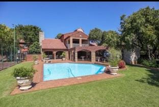 Ground flr 3bed apartment private garden Apartment in Sandton