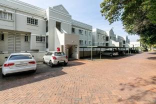 Cosy 2bed in heart of Sandton Apartment in Sandton