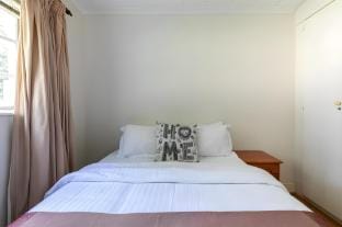 sandton city leafy 3bed Apartment in Sandton