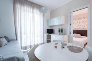 Modern studio with pool access Apartment in Lido di Jesolo