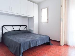Beachside studio with shared pool Apartment in Lido di Jesolo