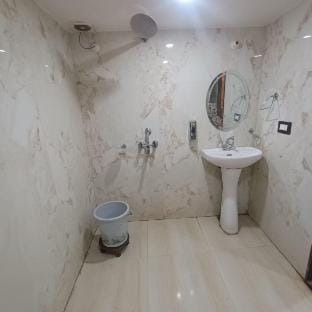 DEVVANSHI VILLA Hotel in Varanasi
