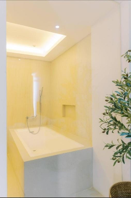Palms La Union - King Suite Hotel in San Juan