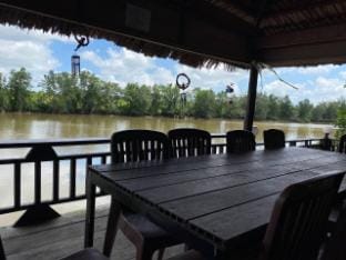 Chamkapich Bungalow & Restaurant  Vacation rental in Ream