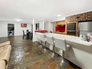 MetaWise Cozy Family Room4 in Shared Home Free Par Vacation rental in Castle Hill