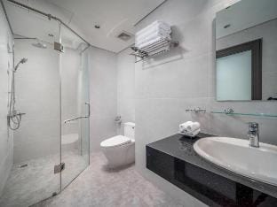 Spacious newly built 2 bedroom apt. in Hoan Kiem Vacation rental in Hanoi