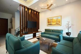 Green Oasis Villa: 4BHK Pvt Pool by Seven Sands Vacation rental in Lonavla
