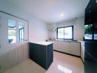 The Dream Gateway Villa 5BR Private Pool + Spa Tub Vacation rental in Pattaya City