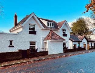 Luxury home - near family park & coffee shop Vacation rental in Merthyr Tydfil