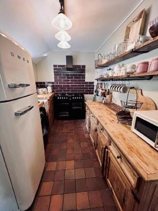 Luxury home - near family park & coffee shop Vacation rental in Merthyr Tydfil