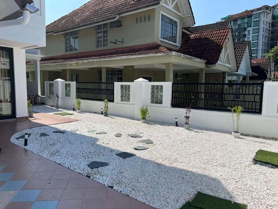 Perling Semi-D Homestay Vacation rental in Johor Bahru