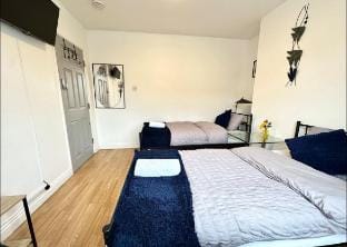 Modern 4BD in Central London | Free Parking|Garden Vacation rental in London Borough of Southwark