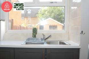 Palmers Green | Mon - Fri | Black Friday Deals Vacation rental in London