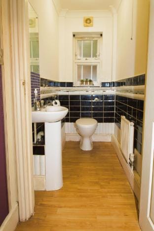 3 Bed Semi - Sleeps 5 - Parking - Pets - Garden Vacation rental in Bromley