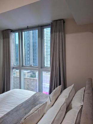 Luxe 2BR BGC - Family & Group Stay Vacation rental in Makati