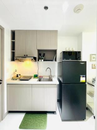 Chic Studio w/ Pool Access & CCLEX View Vacation rental in Cebu City