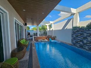 Feels like Home Vacation rental in Angeles