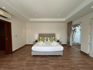 Sunset View Pool Villa 116/4BR/10 Persons Vacation rental in Pattaya City