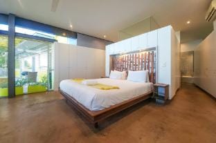 Ocean Views | Open Plan | Pool | 4Bed Vacation rental in Cape Town