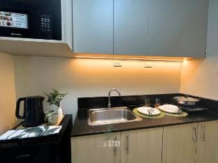 Chic Tagaytay Studio w/ Balcony | ZEN STAY Vacation rental in Tagaytay