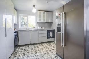 Family 4BR, Self Check-in, Fast WiFi, Parking Vacation rental in Ilford
