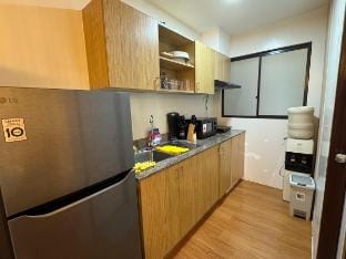 2BR Cozy Condo Near SM Marikina & Ayala Feliz Vacation rental in Marikina