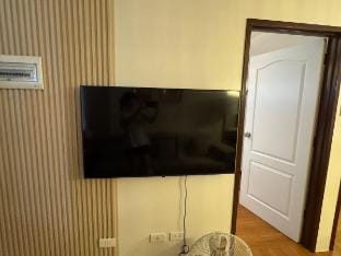 2BR Cozy Condo Near SM Marikina & Ayala Feliz Vacation rental in Marikina